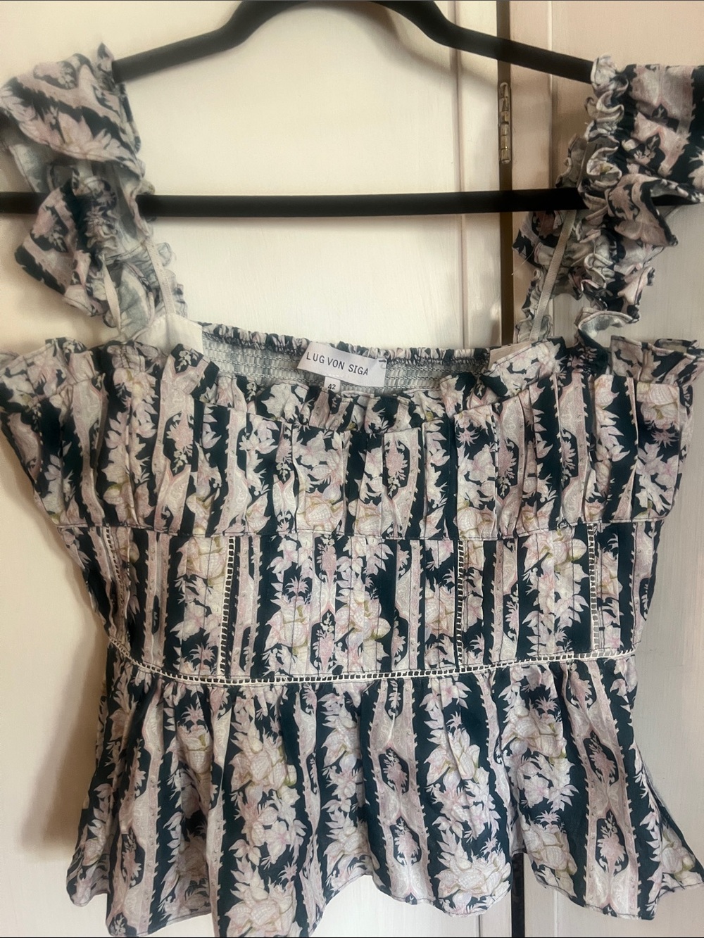 Lug Von Siga Navy Floral Ruffle-Strap Camisole